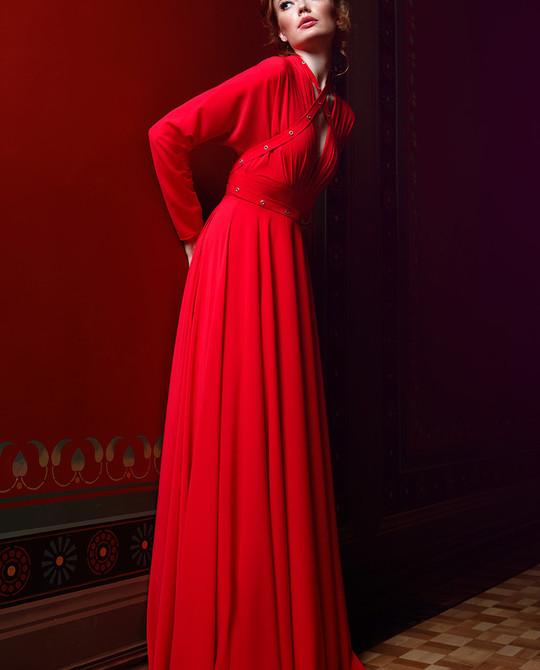 Красное платье EMSE