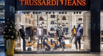 Скидки до 70% в Trussardi