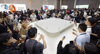 Huawei представила планшет Huawei MatePad Pro Max, смартфон Huawei nova 15 Max и другие инновационные устройства
