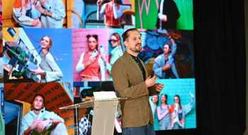 В Минске прошел молодежный форум о мобильной фотографии. Учащиеся прокачали свои навыки в искусстве фотосъемки