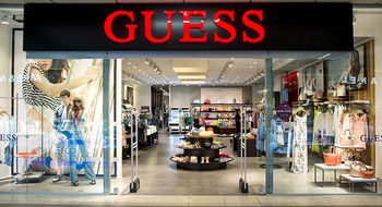 «Женщина Guess – смелая, чувственная и непредсказуемая»