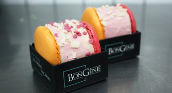 В ТЦ «МОМО» открылась Галерея  десертов  ручной работы «BonGenie».
